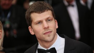 Τζέσι Άιζενμπεργκ: Θα τιμηθεί με το βραβείο «Καρδιά του Σαράγεβο» 