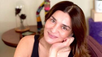 Μαρία Ναυπλιώτου: Ποζάρει τόπλες στην παραλία