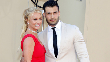 Μπρίτνεϊ Σπίαρς: Ο νυν και ο πρώην σύζυγός της «σφάζονται» για τις γυμνές φωτογραφίες της 