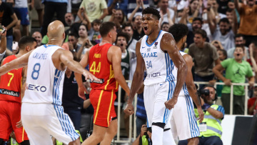 Ελλάδα - Ισπανία 86-70: Φιλική νίκη στο κατάμεστο ΟΑΚΑ με σόου του Γιάννη 