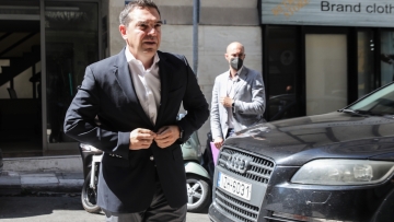 Τσίπρας: Ο Μητσοτάκης ακούει τις συνομιλίες των αντιπάλων του αλλά δεν ακούει την απόγνωση της κοινωνίας 