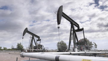 Πετρέλαιο: Γιατί έχασε 30% μέσα σε δύο μήνες - Οι εκτιμήσεις για τη συνέχεια