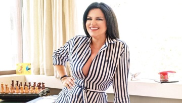 Δήμητρα Κατσαφάδου: Δείτε τη να ταΐζει τα σκυλιά της