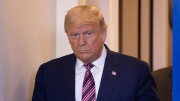 Ντόναλντ Τραμπ: Ερευνάται για κατασκοπεία - Το FBI κατέσχεσε απόρρητα έγγραφα από την έπαυλή του