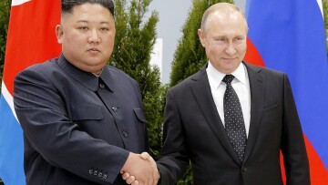 Πούτιν σε Κιμ Γιονγκ Ουν: «Θα επεκτείνουμε τις διμερείς σχέσεις μας»