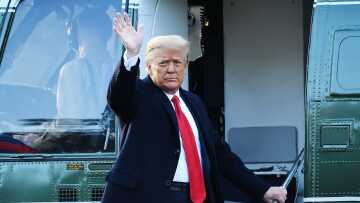 ΗΠΑ: Το υπουργείο Δικαιοσύνης εναντιώνεται στη δημοσιοποίηση των λόγων που το FBI έψαξε το σπίτι του Τραμπ