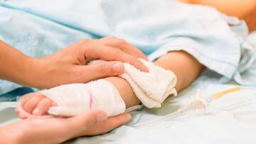 Θεσσαλονίκη: Διασωληνωμένος στη ΜΕΘ ο 6χρονος που διακομίστηκε από τη Βέροια - «Κράτα γερά αγόρι μου»