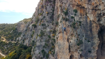 Στο νοσοκομείο o 35χρονος αναρριχητής που γλίστρησε στο Πάπιγκο