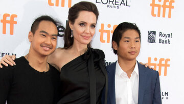 Πιτ-Τζολί: Καρέ καρέ ο καβγάς στο αεροπλάνο - Η ατάκα του ηθοποιού στο παιδί που σόκαρε την Αντζελίνα