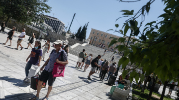 Εκτίμηση από τον καθηγητή Τζανάκη για έως και 45.000 ημερήσια κρούσματα στη χώρα μας 