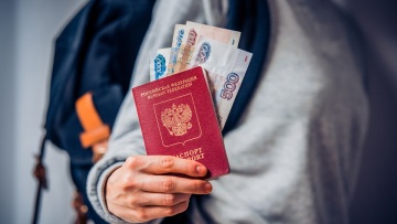 ΕΕ: Γερμανία και Γαλλία απορρίπτουν την επιβολή πλήρους απαγόρευσης στη χορήγηση θεωρήσεων διαβατηρίου σε Ρώσους