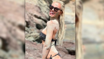 Τζούλια Νόβα: Κάνει... αργιλοθεραπεία στην Πάρο