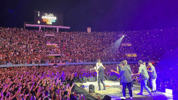 Κωνσταντίνος Αργυρός: Συναυλία με πάνω από 25.000 θεατές 