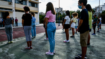 Πρασσάς για σχολεία: «Εύκολος αλλά επικίνδυνος δρόμος το άνοιγμα χωρίς μέτρα»