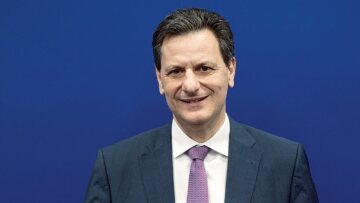 Σκυλακάκης: Οι τρεις λόγοι που η ελληνική οικονομία θα πάει φέτος καλύτερα του αναμενόμενου