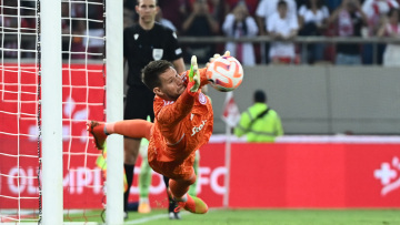 Ο Βάτσλικ έστειλε τον Ολυμπιακό στους ομίλους του Europa League, έπιασε τρία πέναλτι - Δείτε τα γκολ και τις αποκρούσεις