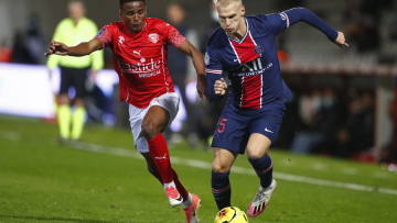 AEK: Υπογράφει για τρία χρόνια ο Ελίασον 