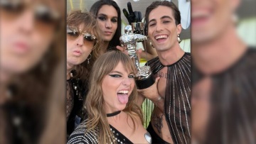 Τα VMAs «έκοψαν» τον Νταμιάνο Νταβίντ επειδή έδειξε τα οπίσθιά του