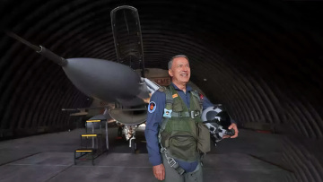 Νέα πρόκληση από τον Ακάρ: «Πέταξε» με F-16 πάνω από το βόρειο Αιγαίο