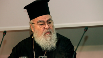 Σάλος από τις δηλώσεις Χρυσόστομου περί βιασμού: «Ντροπή, προσβάλλει την κοινωνία»