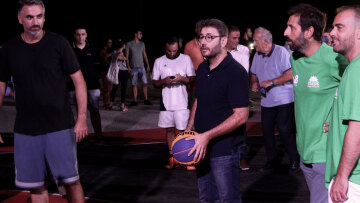 Νίκος Ανδρουλάκης: Αύριο στο χειρουργείο μετά τη ρήξη χιαστού, κανονικά σήμερα η ομιλία του 