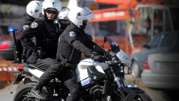 Συνελήφθη 14χρονος μαθητής στο Νέο Ηράκλειο που είχε πάνω του μαχαίρι 29 εκατοστών και στιλέτο πεταλούδα
