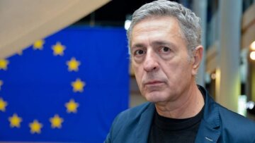 Κούλογλου στο BBC: «Παρακολουθήσεις τηλεφώνων γίνονταν και επί ΣΥΡΙΖΑ»