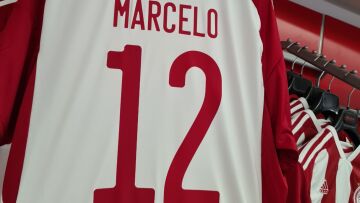 Ολυμπιακός: Οι φανέλες του Μαρσέλο στο Red Stores