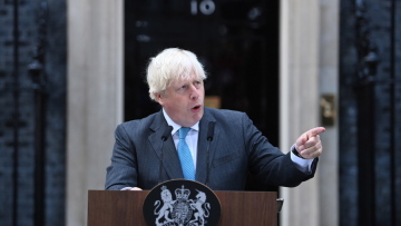 Μπόρις Τζόνσον: Αποχαιρέτησε το «Νο 10» και έστειλε μήνυμα σε όσους του έσκαψαν τον... λάκκο