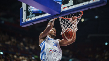 Γιάννης Αντετοκούνμπο: Έργα και ημέρες στον όμιλο του Ευρωμπάσκετ 