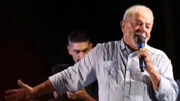 Βραζιλία: Ο Λούλα απέπεμψε 40 στρατιωτικούς που φρουρούσαν την προεδρική κατοικία