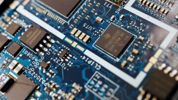 ΗΠΑ: Ο Μπάιντεν προγραμματίζει τη διεύρυνση των περιορισμών στις εξαγωγές μικροκυκλωμάτων προς κινεζικές εταιρίες