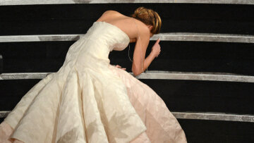 Και οι διάσημοι τρώνε... τούμπες: 8 στιγμές που θα ήθελαν να μην υπήρχαν σε κάμερα