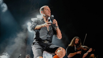 Γιώργος Μαζωνάκης: Ανακοίνωσε την πρεμιέρα του με τραγούδι του Διονύση Σχοινά