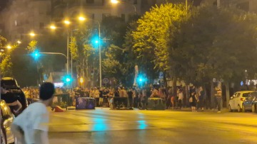 Θεσσαλονίκη: Νέος γύρος επεισοδίων και χημικά στο ΑΠΘ - Δείτε βίντεο και φωτογραφίες