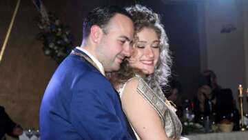 Μαυρίκιος Μαυρικίου: Με παραδοσιακή αραβική κελεμπία χορεύει στο Ντουμπάϊ