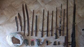 Γρεβενά: Χασισόδεντρα και οπλισμός στην κατοχή 56χρονου