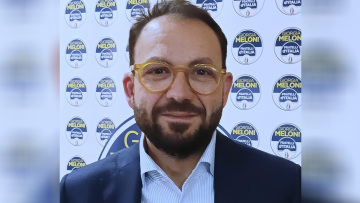  Υποψήφιος των Αδελφών της Ιταλίας υμνούσε τον Χίτλερ και τον Πούτιν - Παύθηκε από τα καθήκοντά του, λέει η άκρα δεξιά