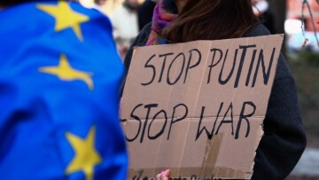 Πόλεμος στην Ουκρανία: «Ο Πούτιν βάζει σε κίνδυνο την ειρήνη» λέει η Ευρώπη - «Ψευδή τα δημοψηφίσματα»