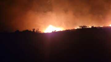 Φωτιά σε δύο μέτωπα στην Κεφαλονιά - Επί ποδός η Πυροσβεστική