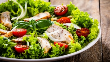 22 σαλάτες ιδανικές για το βραδινό μας γεύμα