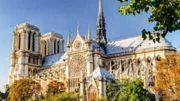 Κατακραυγή στη Γαλλία για το σχέδιο να αντικατασταθούν βιτρό της Παναγίας των Παρισίων