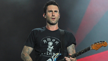 Άνταμ Λεβίν: Πέμπτη κοπέλα φέρνει στο φως τα «ένοχα» μηνύματα του τραγουδιστή 