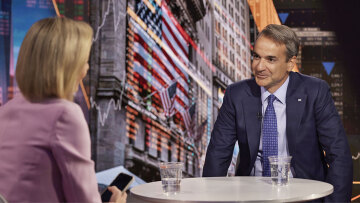 Μητσοτάκης στο Bloomberg: Απαράδεκτη η αμφισβήτηση κυριαρχίας από την Τουρκία