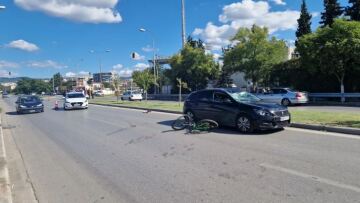 Θεσσαλονίκη: 16χρονος ο ποδηλάτης που παρασύρθηκε από αυτοκίνητο και νοσηλεύεται διασωληνωμένος