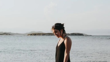 Τρία σημάδια που δείχνουν ότι «κουράζετε» το μυαλό σας και πώς να σταματήσετε