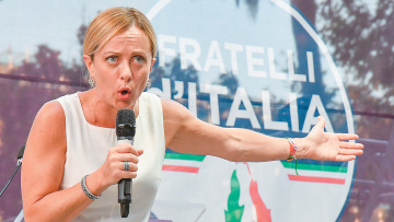 Εκλογές στην Ιταλία: Τι δείχνουν τα πρώτα αποτελέσματα από τα εκλογικά κέντρα