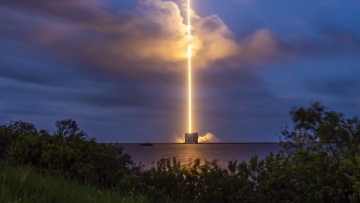 SpaceX: Σε τροχιά τέθηκαν 52 νέοι δορυφόροι για το παγκόσμιο δίκτυο ίντερνετ Starlink του Έλον Μασκ