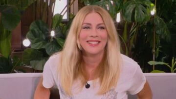 Σμαράγδα Καρύδη: «Έβαζα εμπόδια στην καριέρα μου, φοβόμουν πολύ» 