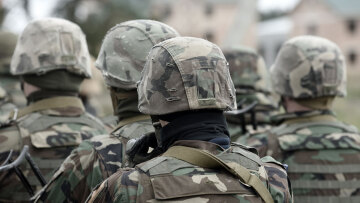 Επιστράτευση στη Ρωσία: Ηλικιωμένοι έφεδροι, μαίες και σάπια καλάσνικοφ για το Ντονμπάς